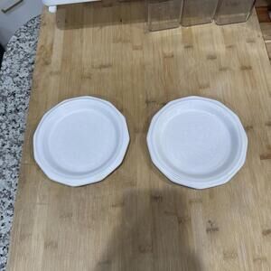 VTG Set of 2 Pfaltzgraff Heritage White bread and butter/dessert plates 6.75” *